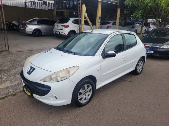 PEUGEOT 207 1.4 XR SPORT 8V FLEX 4P MANUAL PEUGEOT 207 1.4 XR SPORT 8V FLEX 4P MANUAL